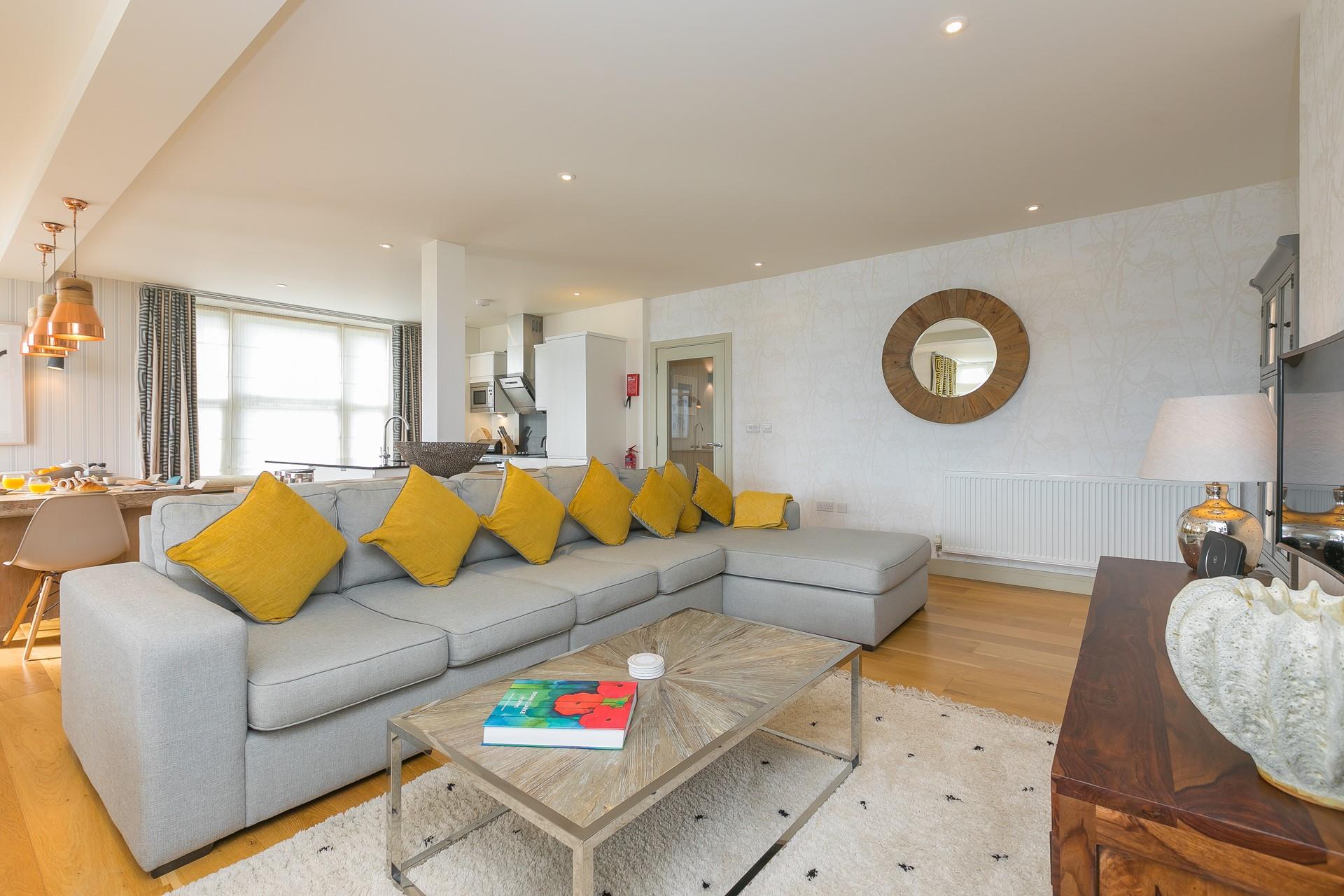 Spend days on the beach and exploring the harbour before returning to unwind in style!