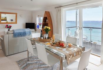 Tuck into a tasty meal as the sun goes down
