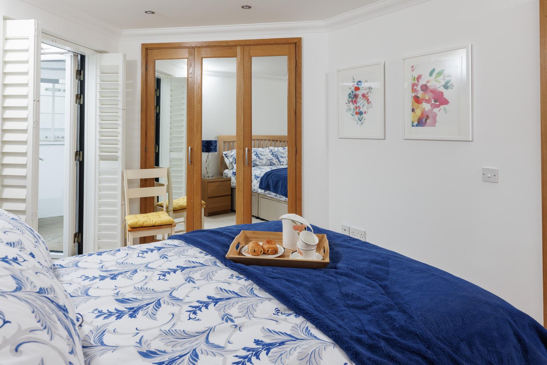 With ample storage, guests can pack away clutter and relax.