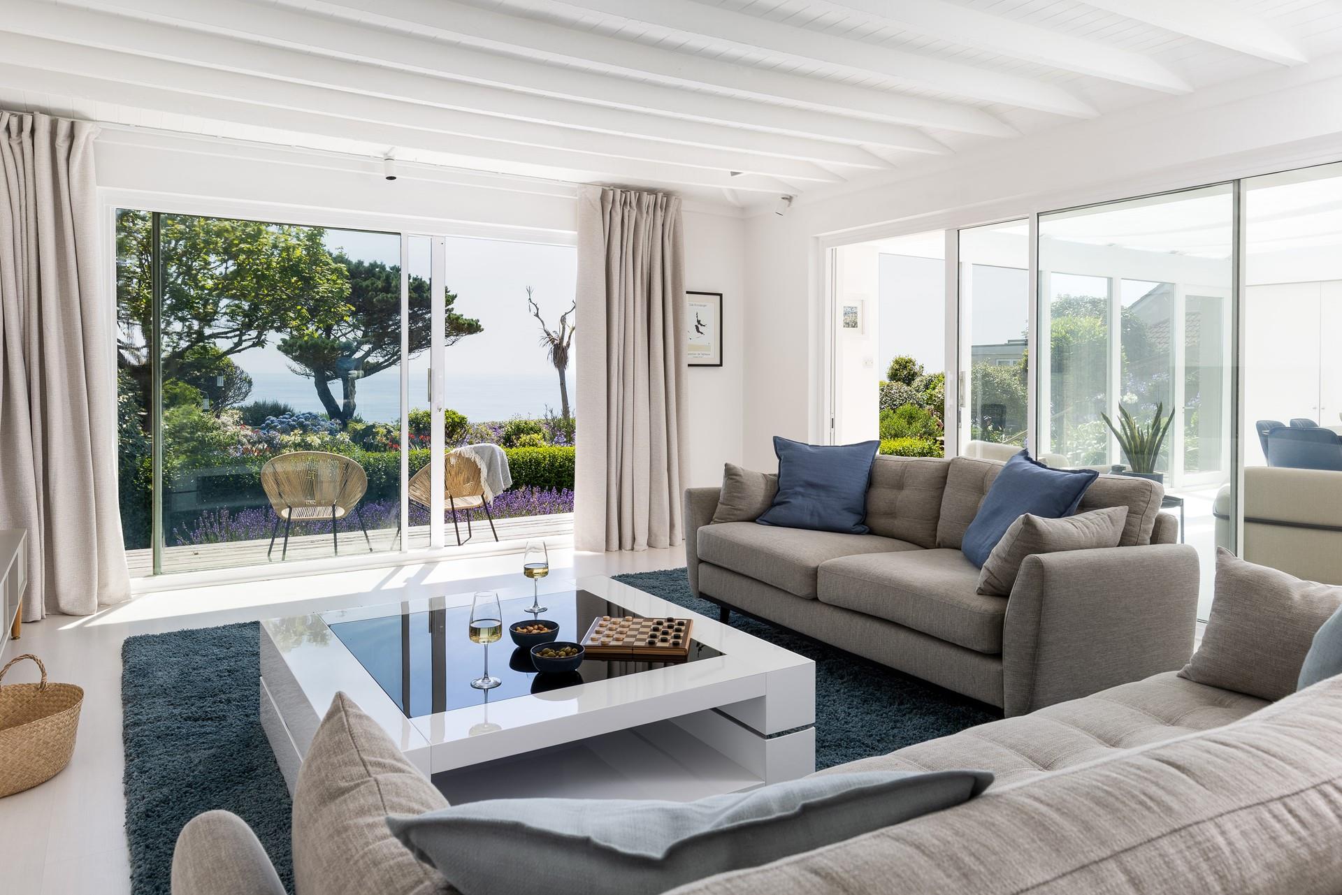 The magnificent view takes centre stage!

