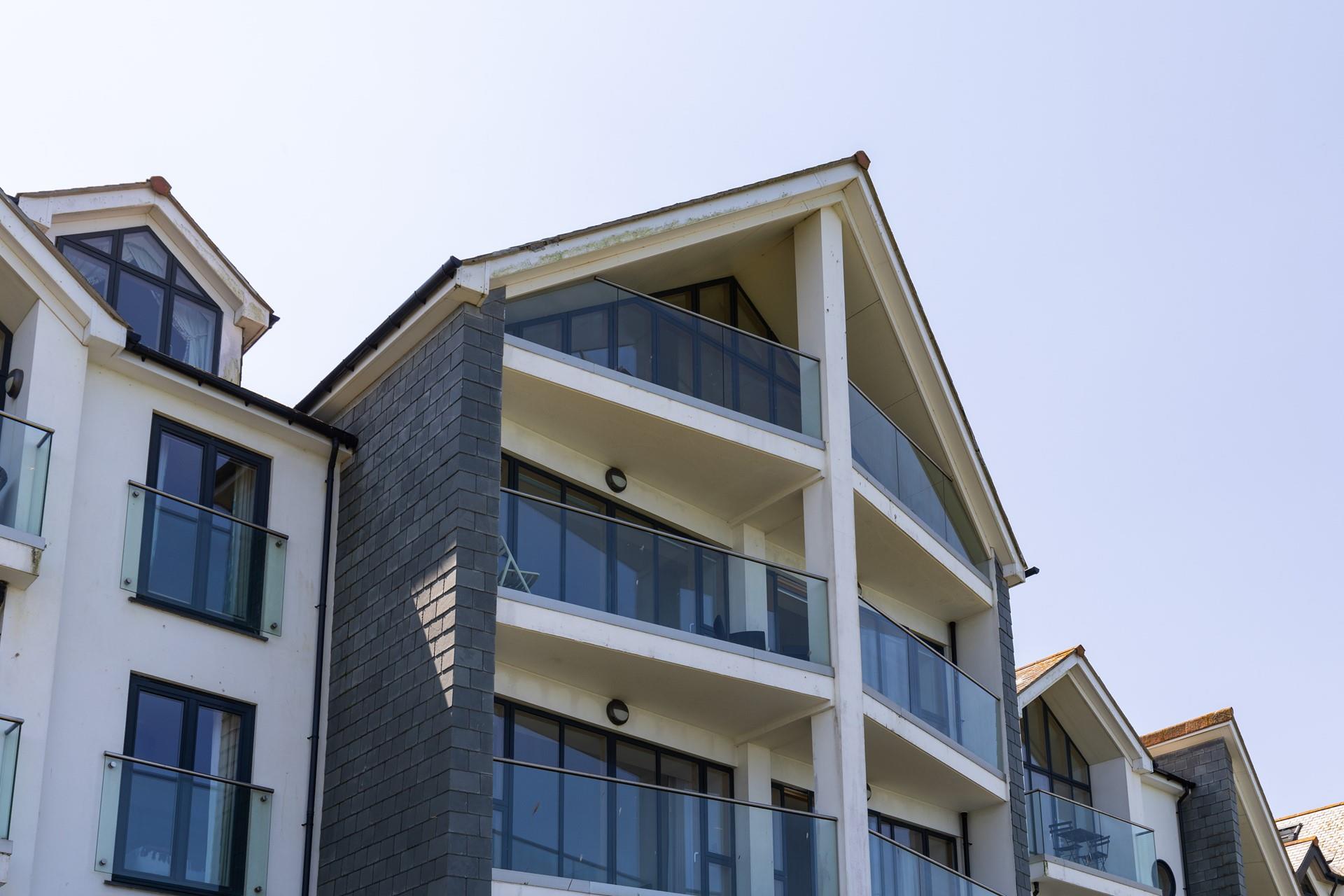 The Penthouse sits alongside the coast path, overlooking the stunning sands of Carbis Bay.