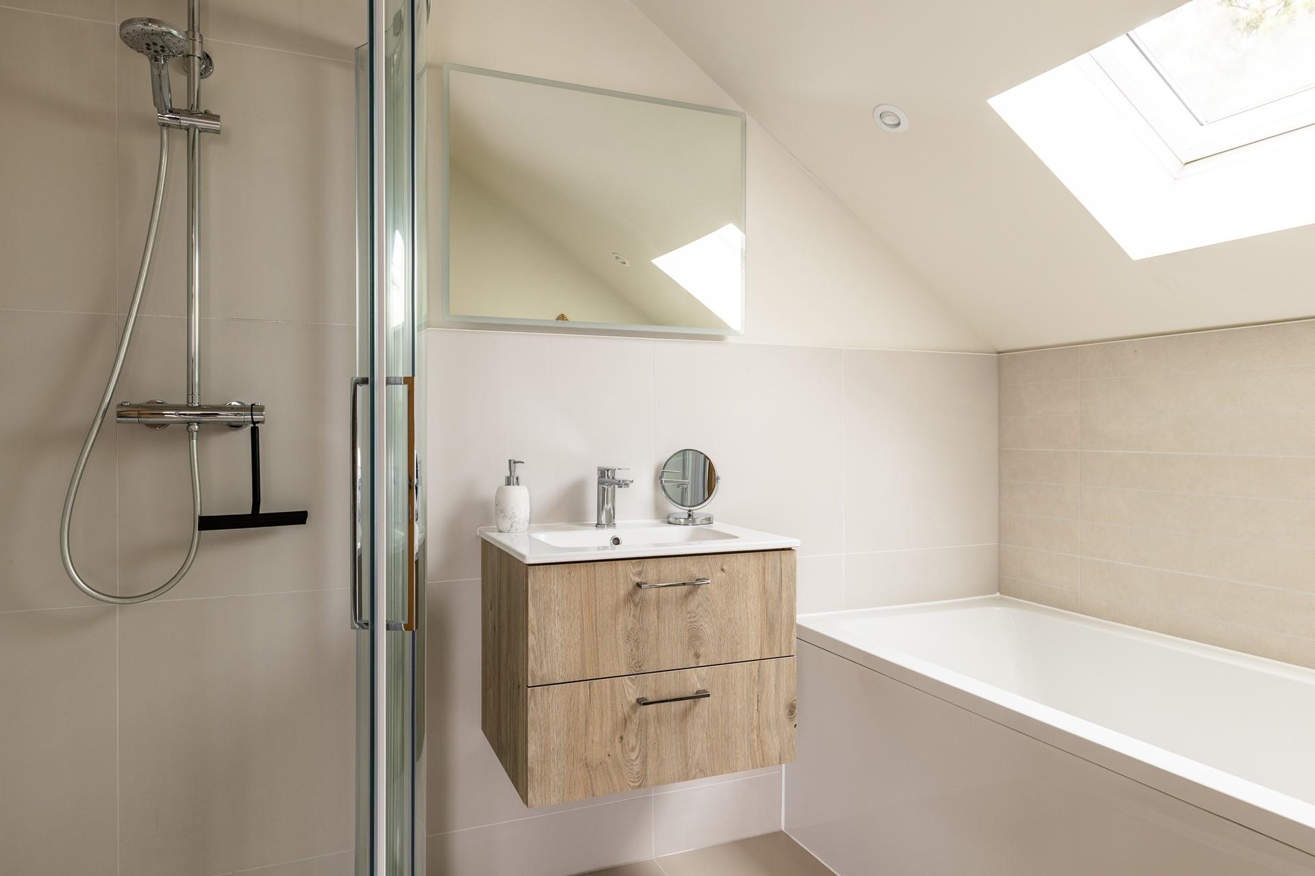 Start your days with a refreshing rainfall shower!