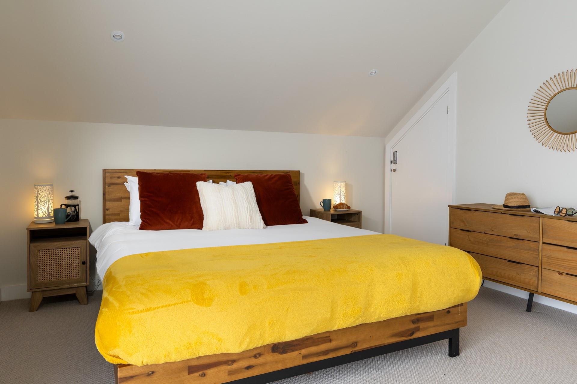 Sleep soundly in the sumptuous super king bed!