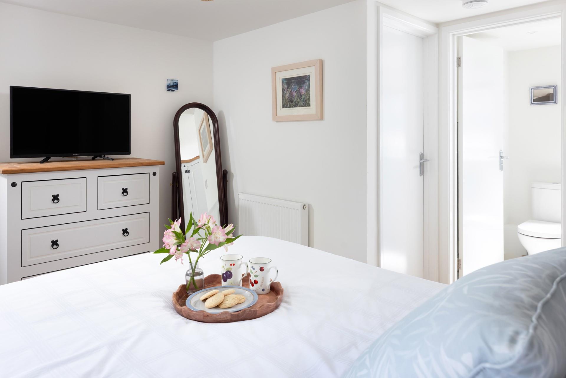 There's a handy en suite shower room in bedroom 1 too.