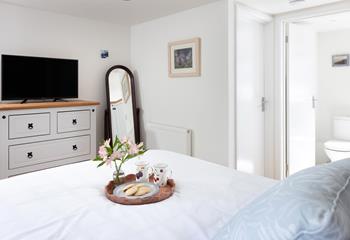 There's a handy en suite shower room in bedroom 1 too.