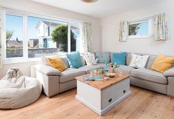 6 Cedar Grove, Sleeps 6 + 2 cots, Bude.