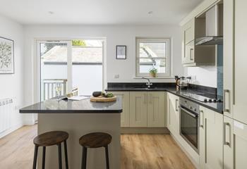 The kitchen has all you need to cook up a storm!