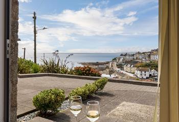 Boasting beautiful views across the water!