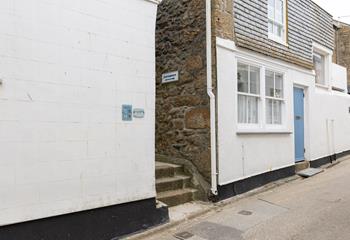 Porthmerryn is tucked away, just off the harbourside,  perfect for exploring St Ives!