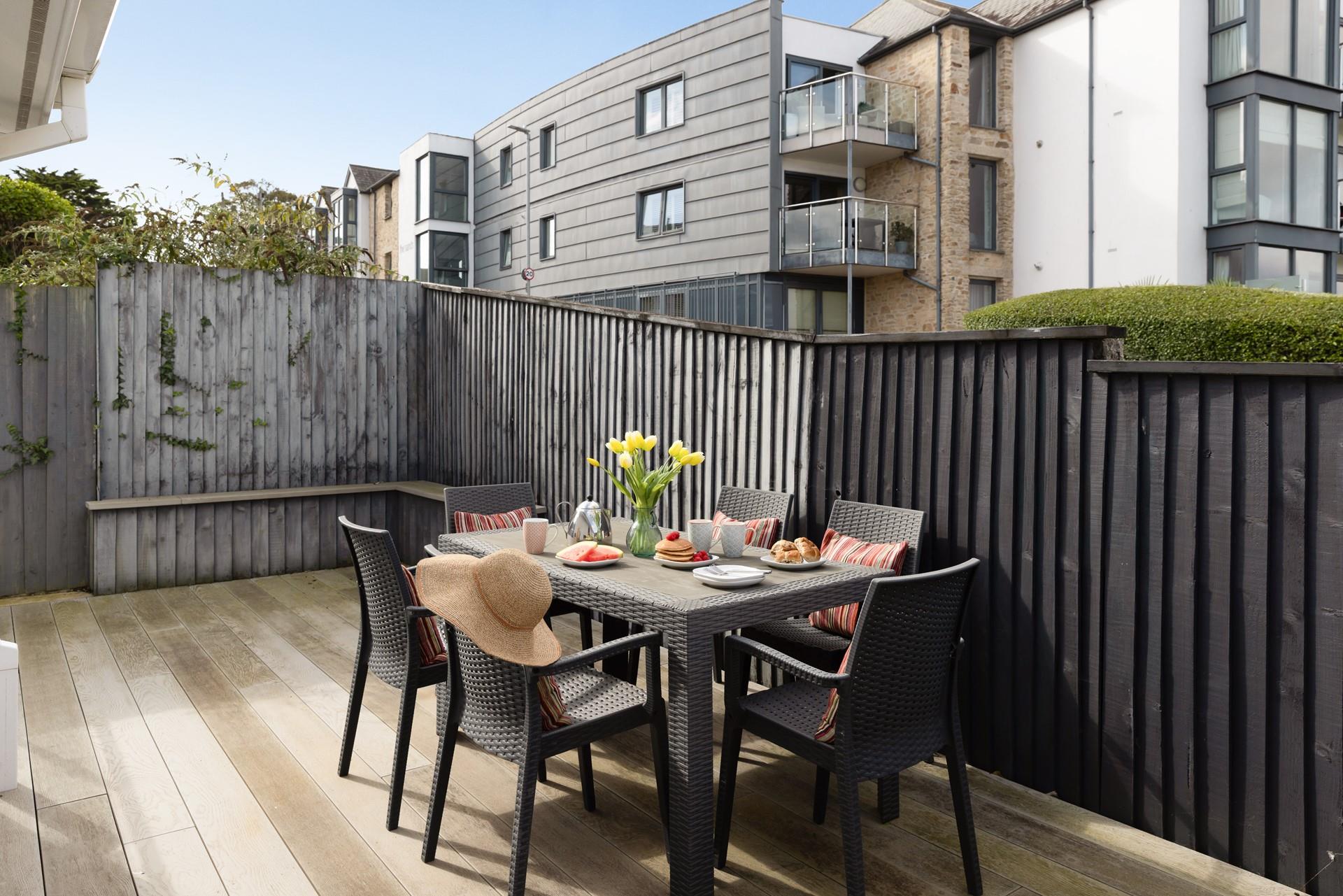 Make the most of warm mornings with breakfast outside.