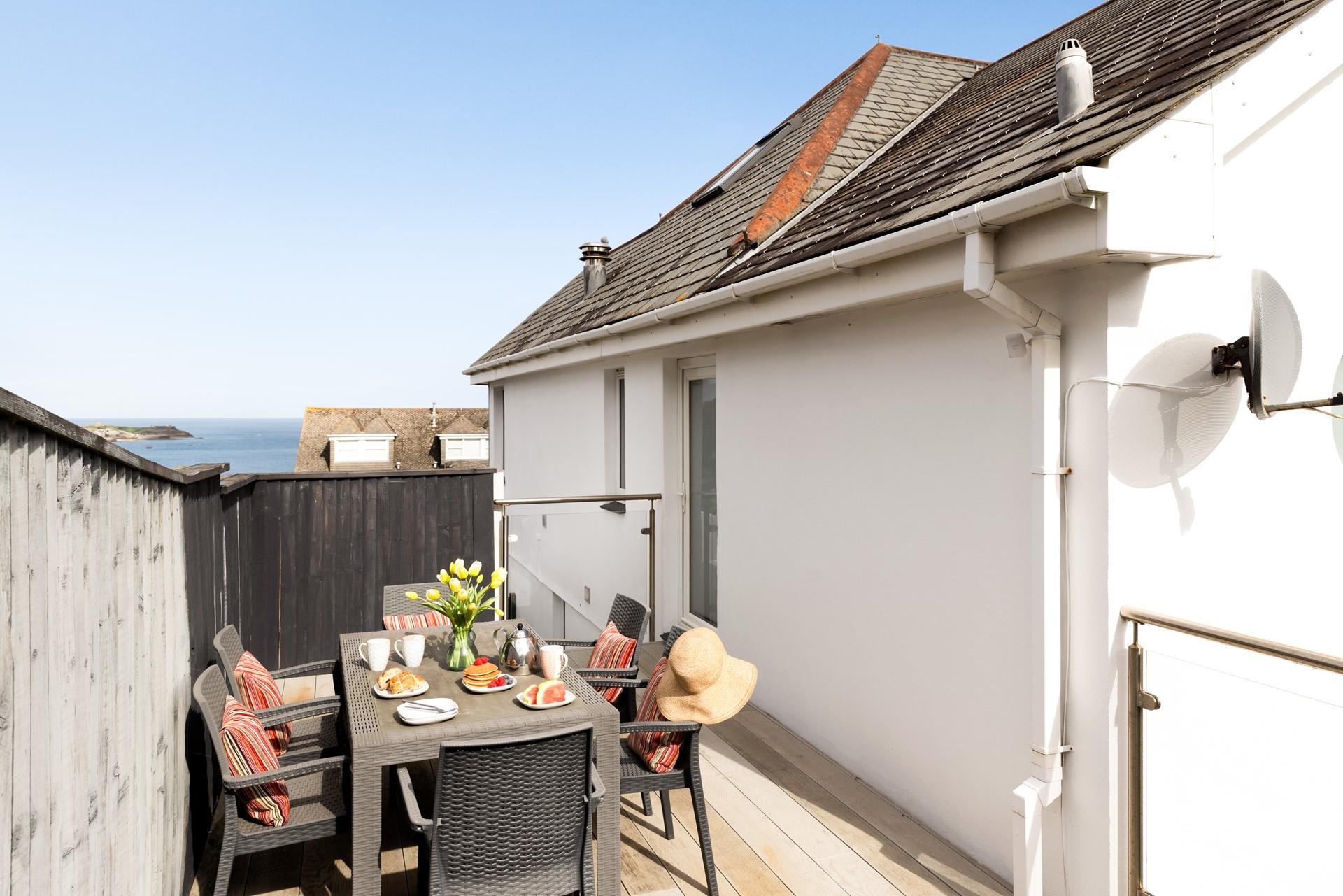 Take lunch outside and soak up a little Cornish sunshine.